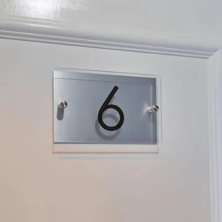 Blackbird Luxury Accommodation Room 6 Blackpool Esterno foto